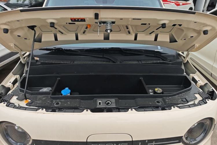 Used Geely Galaxy Panda 2025 210 km – Yuanqi Bear Engine Bay
