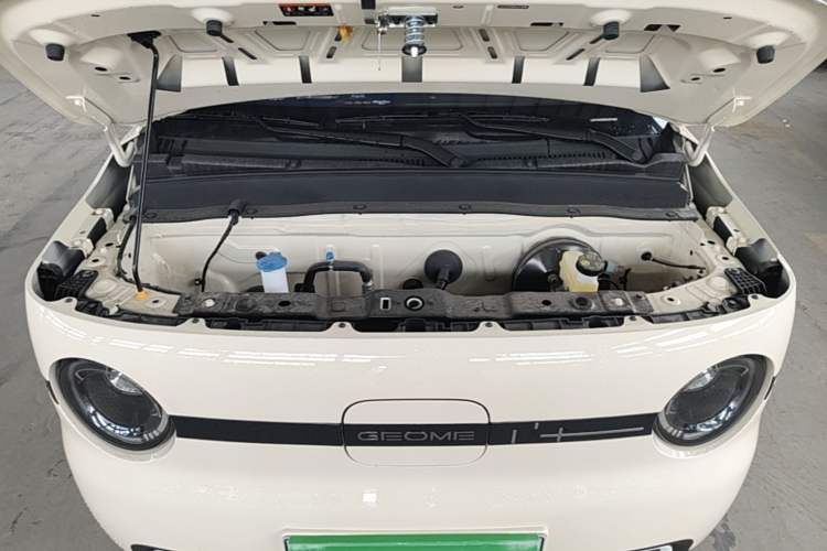 Used Geely Galaxy Panda 2025 210 km – Yuanqi Bear Engine Bay