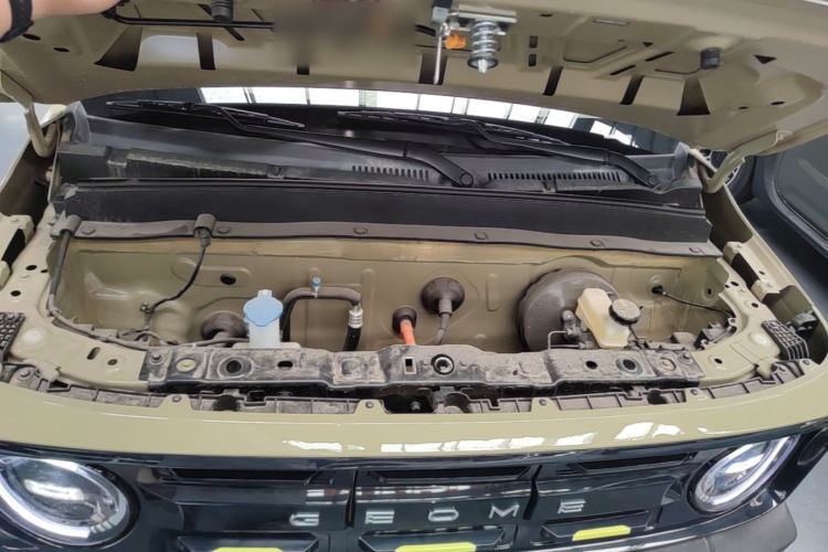 Used Geely Galaxy Panda 2025 210km Panda Rider Engine Bay