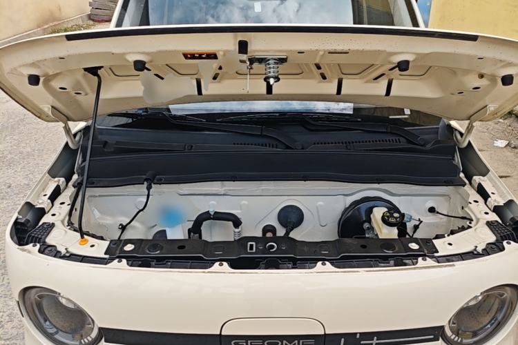 Used Geely Galaxy Panda 2025 210 km – Yuanqi Bear Engine Bay