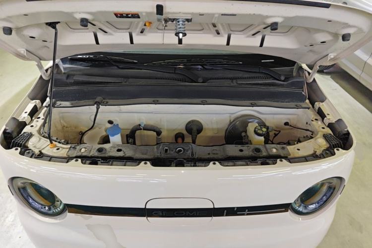 Used Geely Galaxy Panda 2025 210 km – Yuanqi Bear Engine Bay