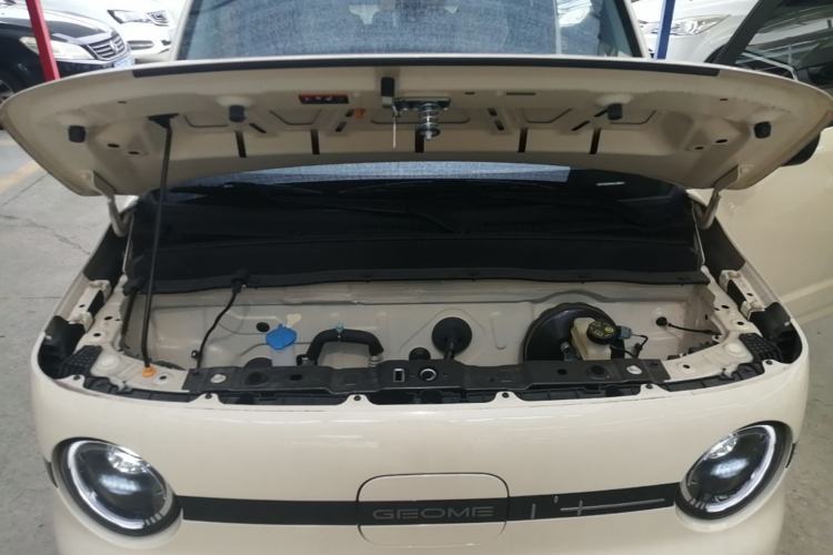 Used Geely Galaxy Panda 2025 210 km – Yuanqi Bear Engine Bay