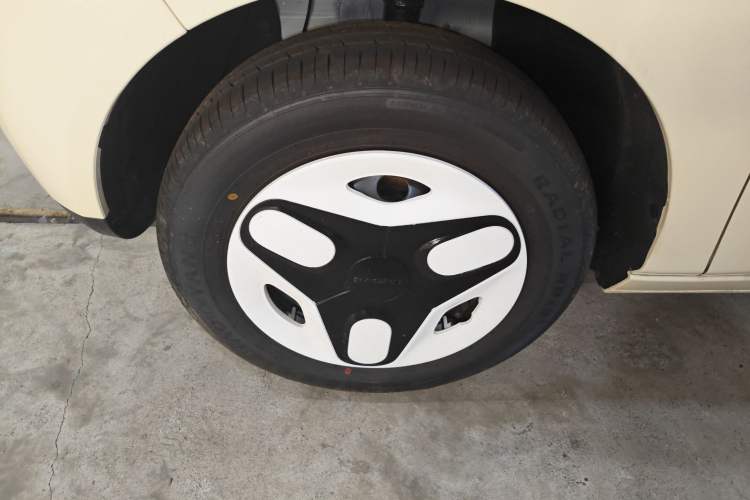 Used Geely Galaxy Panda 2025 210 km – Yuanqi Bear Exterior 4
