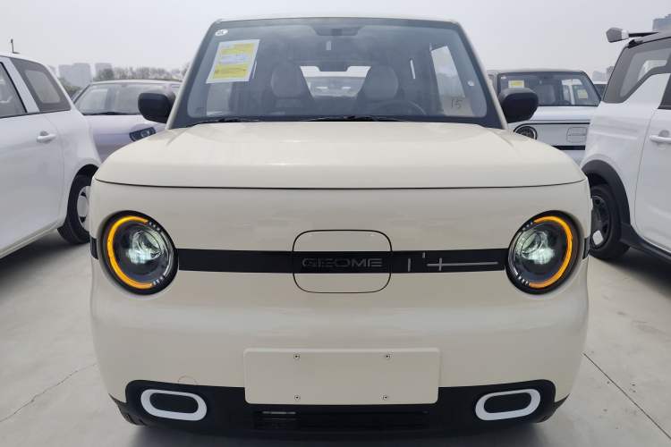 Used Geely Galaxy Panda 2025 210 km – Yuanqi Bear Front