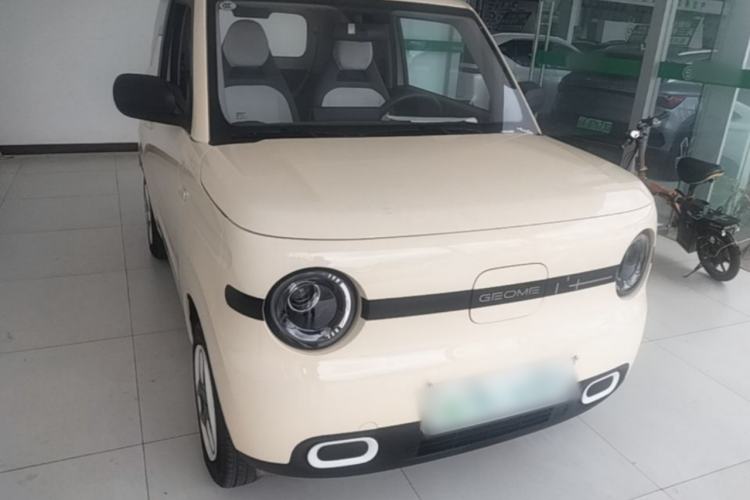 Used Geely Galaxy Panda 2025 210 km – Yuanqi Bear Front Right 45 Deg