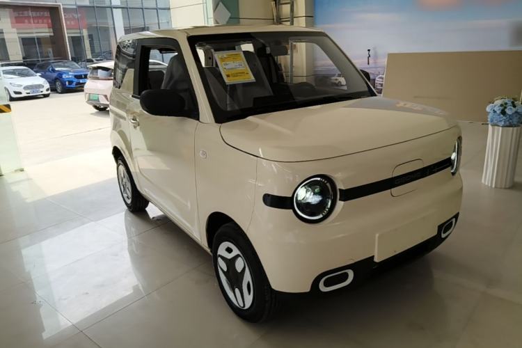 Used Geely Galaxy Panda 2025 210 km – Yuanqi Bear Front Right 45 Deg