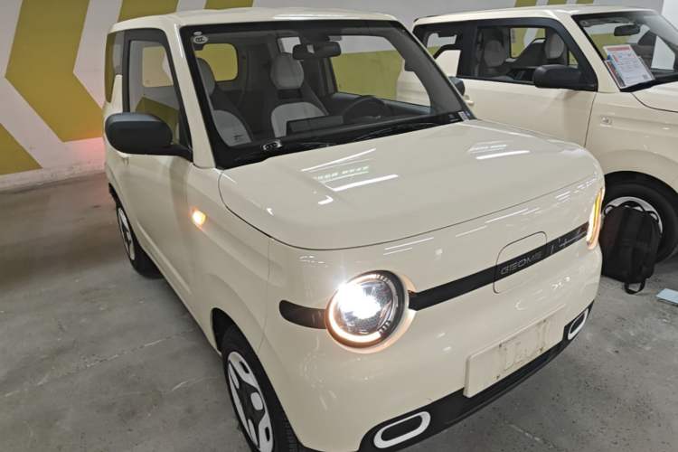 Used Geely Galaxy Panda 2025 210 km – Yuanqi Bear Front Right 45 Deg