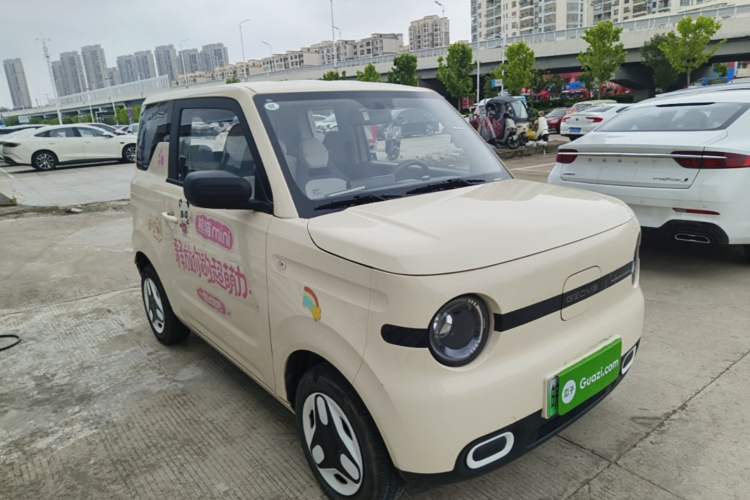Used Geely Galaxy Panda 2025 210 km – Yuanqi Bear Front Right 45 Deg