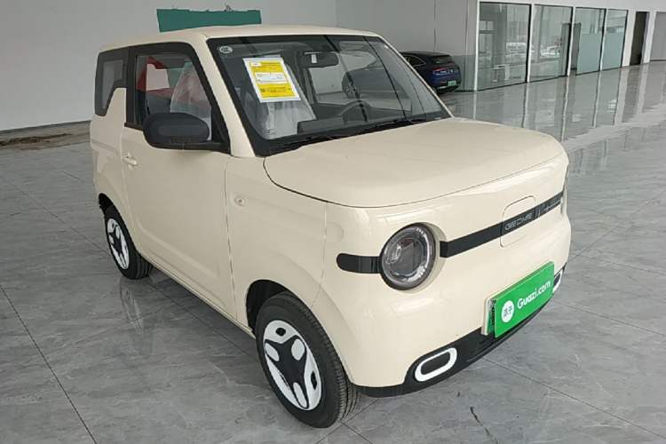 Used Geely Galaxy Panda 2025 210 km – Yuanqi Bear Front Right 45 Deg