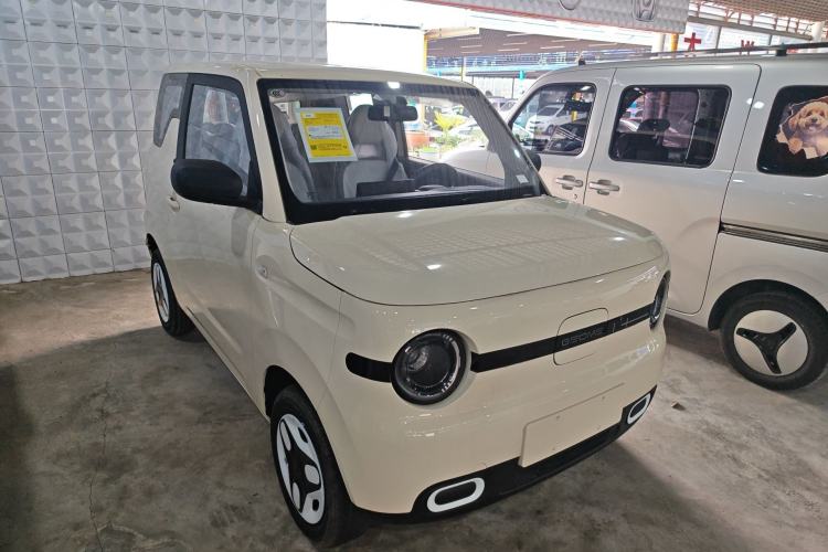 Used Geely Galaxy Panda 2025 210 km – Yuanqi Bear Front Right 45 Deg