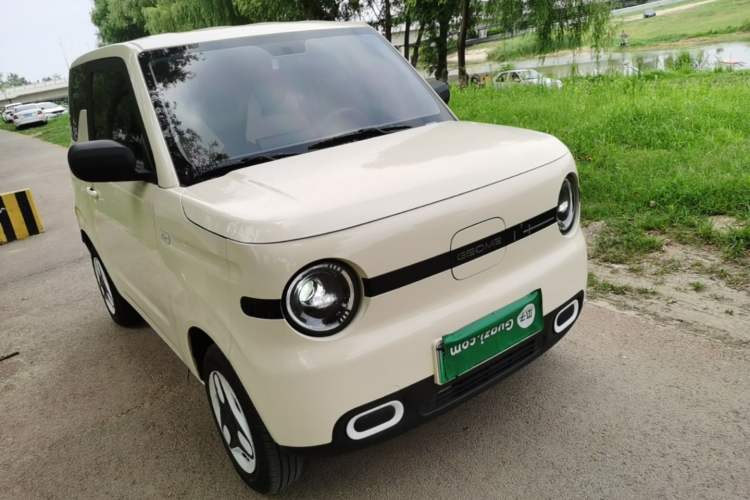Used Geely Galaxy Panda 2025 210 km – Yuanqi Bear Front Right 45 Deg