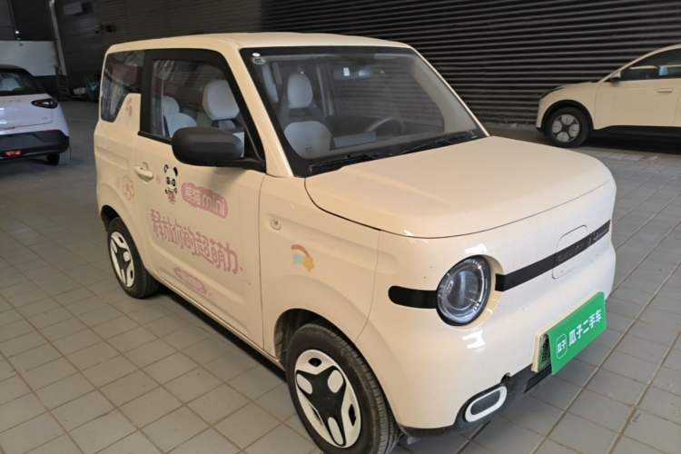 Used Geely Galaxy Panda 2025 210 km – Yuanqi Bear Front Right 45 Deg