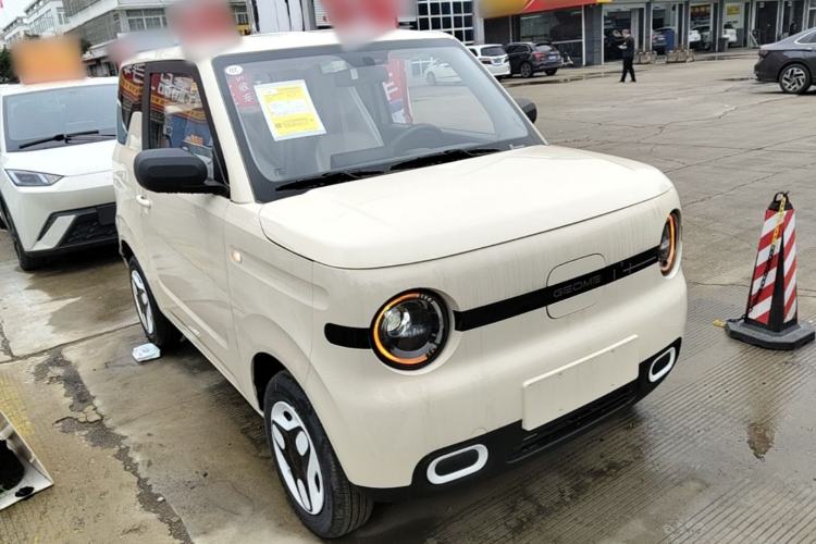 Used Geely Galaxy Panda 2025 210 km – Yuanqi Bear Front Right 45 Deg