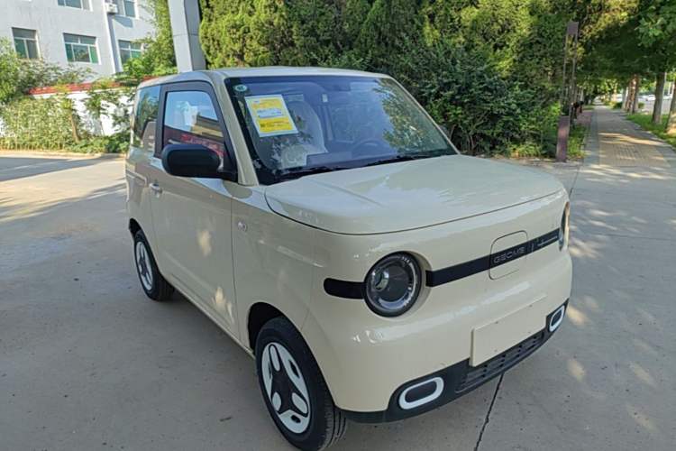 Used Geely Galaxy Panda 2025 210 km – Yuanqi Bear Front Right 45 Deg