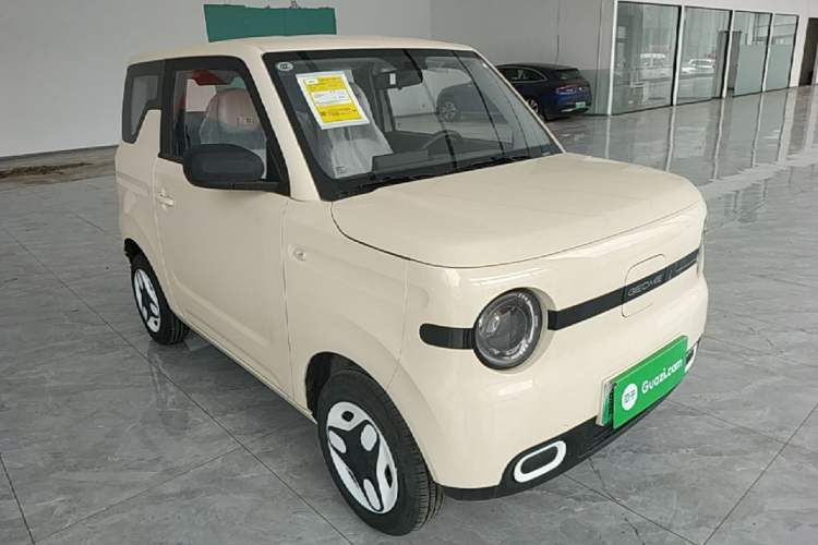 Used Geely Galaxy Panda 2025 210 km – Yuanqi Bear Front Right 45 Deg