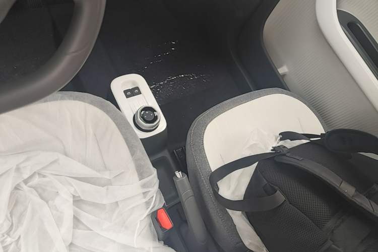 Used Geely Galaxy Panda 2025 210 km – Yuanqi Bear Gear Lever