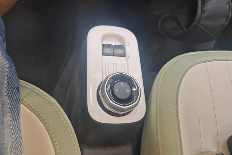 Used Geely Galaxy Panda 2025 210km Panda Rider Gear Lever