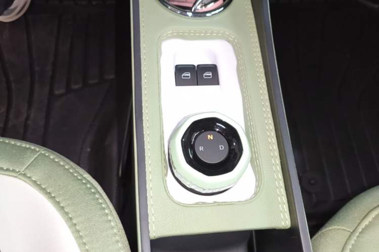 Used Geely Galaxy Panda 2025 210km Panda Rider Gear Lever