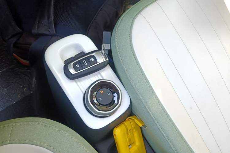 Used Geely Galaxy Panda 2025 210km Panda Rider Gear Lever