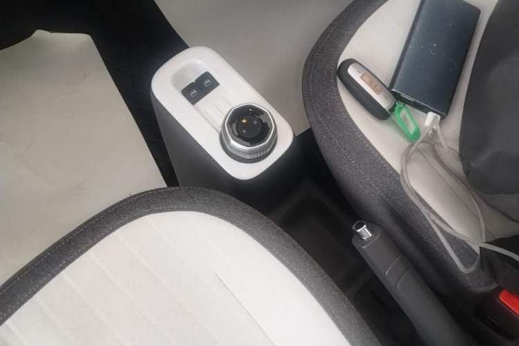 Used Geely Galaxy Panda 2025 210 km – Yuanqi Bear Gear Lever