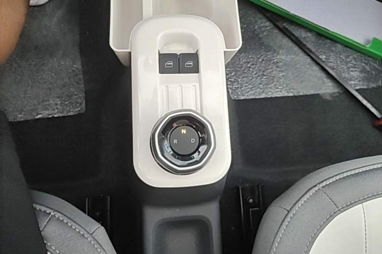 Used Geely Galaxy Panda 2025 210km Panda Rider Gear Lever