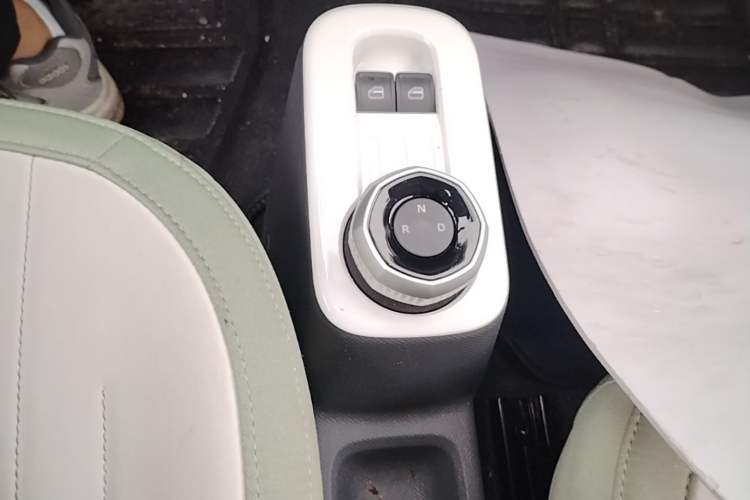 Used Geely Galaxy Panda 2025 210km Panda Rider Gear Lever