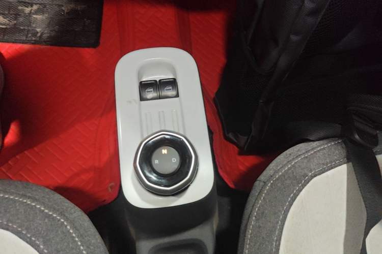 Used Geely Galaxy Panda 2025 210 km – Yuanqi Bear Gear Lever
