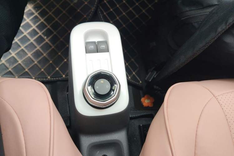 Used Geely Galaxy Panda 2025 210 km – Yuanqi Bear Gear Lever