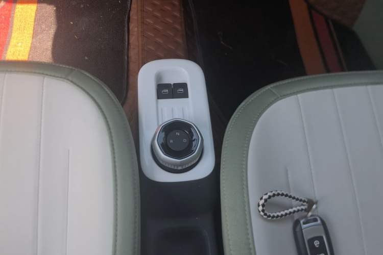 Used Geely Galaxy Panda 2025 210km Panda Rider Gear Lever