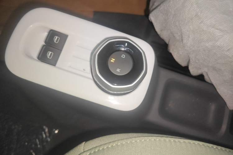 Used Geely Galaxy Panda 2025 210km Panda Rider Gear Lever