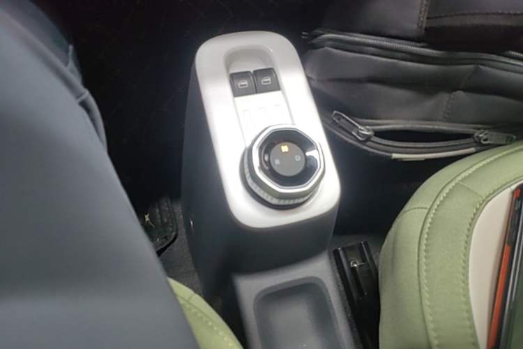 Used Geely Galaxy Panda 2025 210km Panda Rider Gear Lever