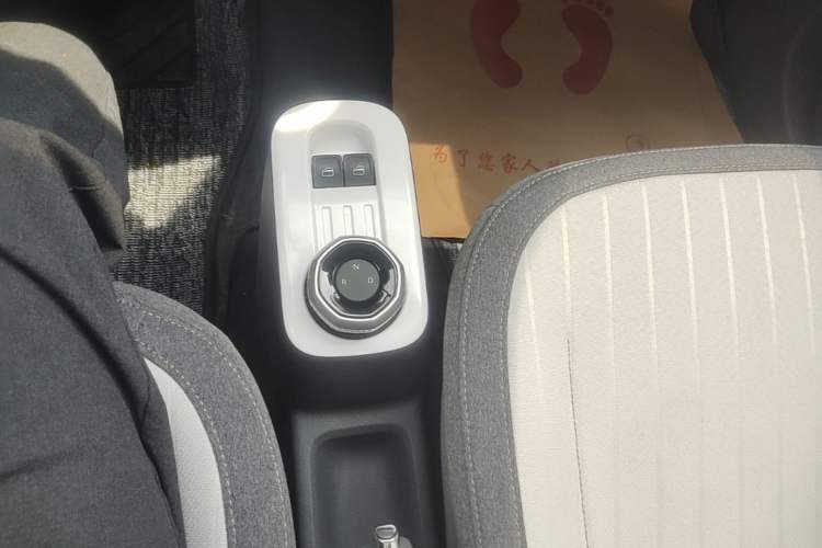 Used Geely Galaxy Panda 2025 210 km – Yuanqi Bear Gear Lever