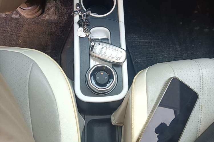 Used Geely Galaxy Panda 2025 210 km – Yuanqi Bear Gear Lever