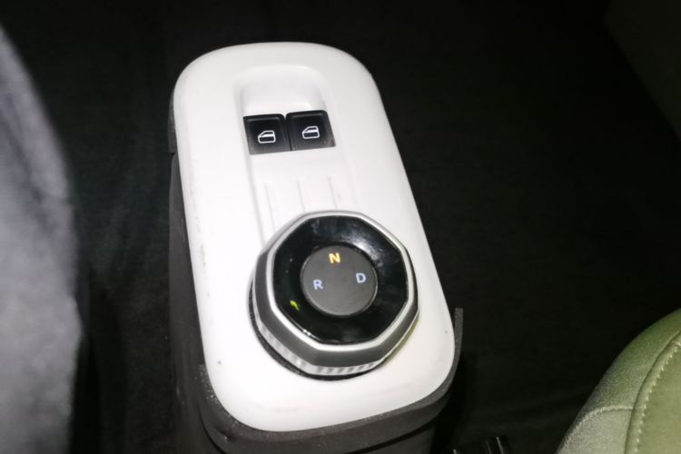 Used Geely Galaxy Panda 2025 210km Panda Rider Gear Lever