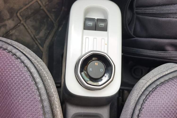 Used Geely Galaxy Panda 2025 Model 210km Panda Kart Piggy Hero Limited Edition Gear Lever