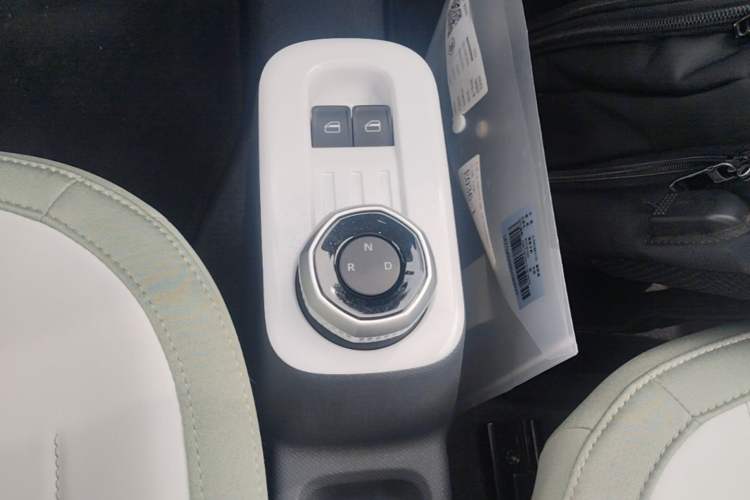 Used Geely Galaxy Panda 2025 210km Panda Rider Gear Lever