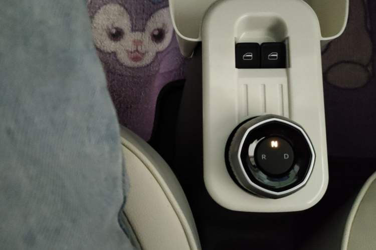 Used Geely Galaxy Panda 2025 210 km – Yuanqi Bear Gear Lever