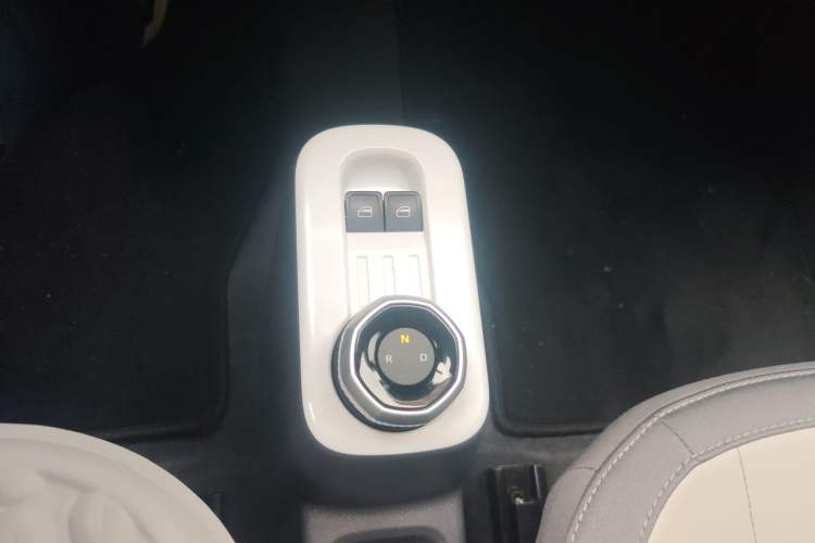 Used Geely Galaxy Panda 2025 210km Panda Rider Gear Lever