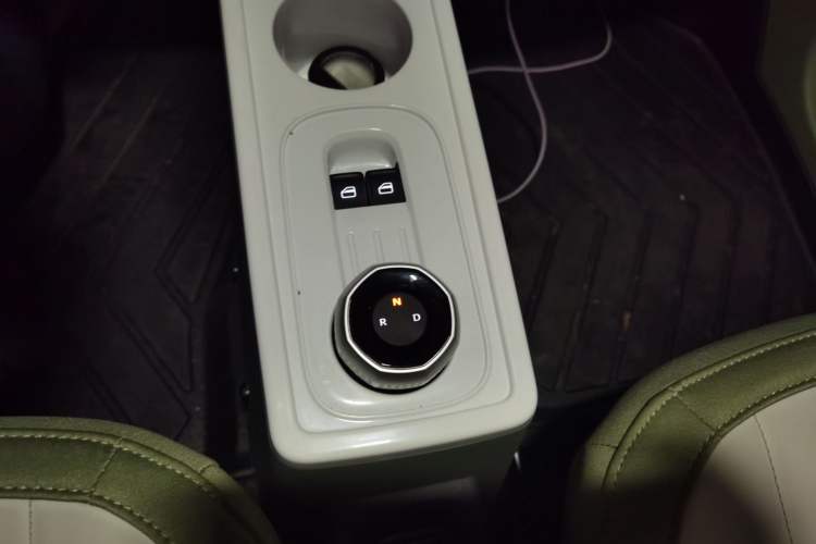 Used Geely Galaxy Panda 2025 210km Panda Rider Gear Lever