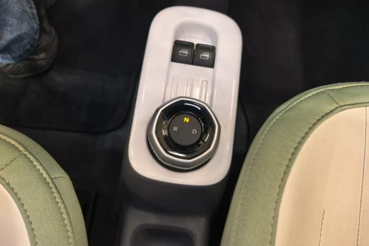 Used Geely Galaxy Panda 2025 210km Panda Rider Gear Lever