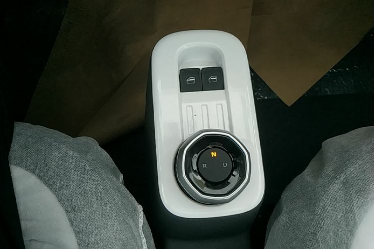Used Geely Galaxy Panda 2025 210 km – Yuanqi Bear Gear Lever