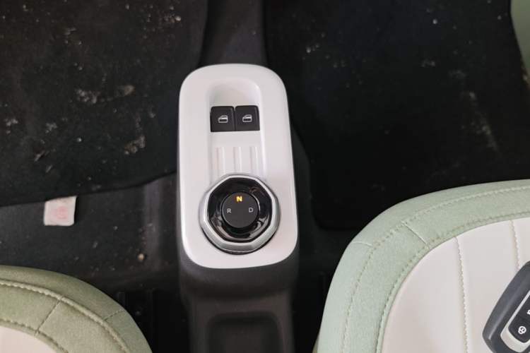 Used Geely Galaxy Panda 2025 210km Panda Rider Gear Lever