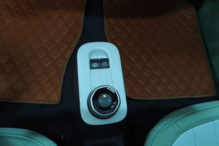 Used Geely Galaxy Panda 2025 210km Panda Rider Gear Lever