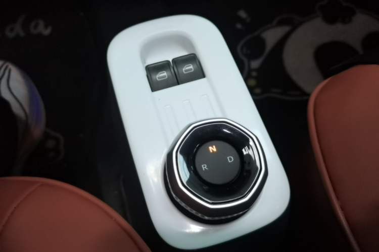 Used Geely Galaxy Panda 2025 210 km – Yuanqi Bear Gear Lever