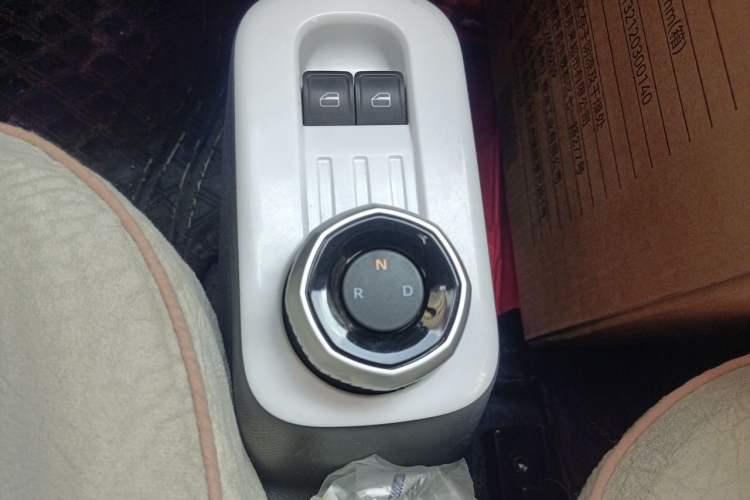 Used Geely Galaxy Panda 2025 210 km – Yuanqi Bear Gear Lever