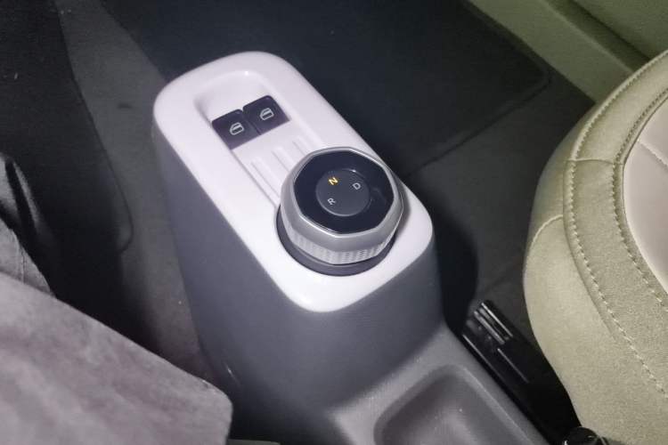 Used Geely Galaxy Panda 2025 210km Panda Rider Gear Lever
