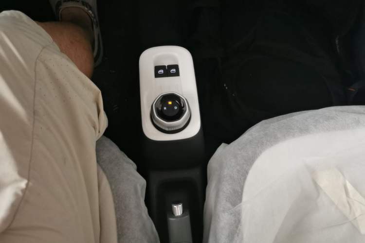 Used Geely Galaxy Panda 2025 210 km – Yuanqi Bear Gear Lever