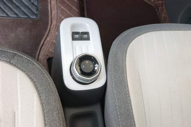 Used Geely Galaxy Panda 2025 210 km – Yuanqi Bear Gear Lever