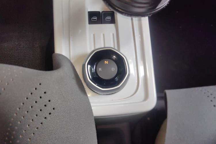 Used Geely Galaxy Panda 2025 210km Panda Rider Gear Lever