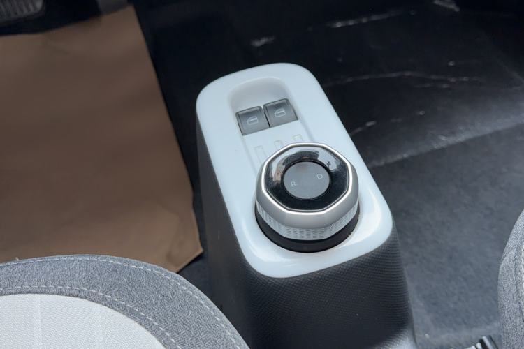 Used Geely Galaxy Panda 2025 210 km – Yuanqi Bear Gear Lever
